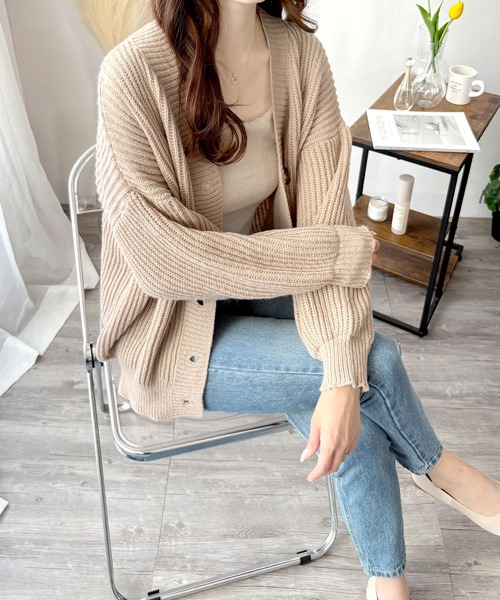 Amulet（アミュレット）の「ラフで大人っぽい雰囲気に◎ざっくり編みオーバーサイズカーディガン（カーディガン/ボレロ・レディース・ブラウン/アイボリー/グレー・FREE）」の5枚目の写真