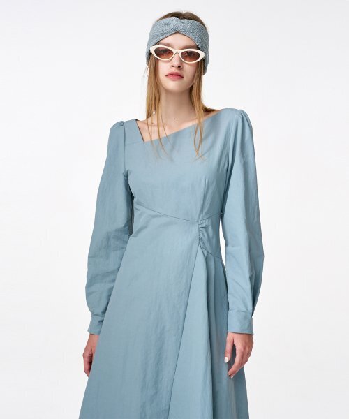ETMON(エトモン)の「Unbalance Line Pintuck Dress Greyish Blue(ワンピース・レディース・その他・MEDIUM/SMALL)」の2枚目の写真