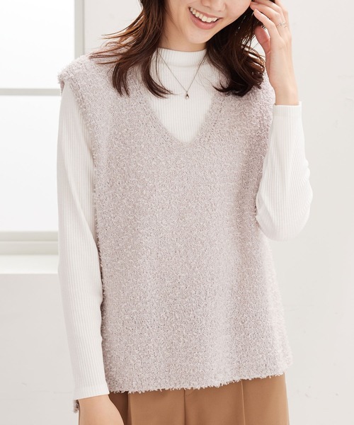 BELLUNA PLUS(ベルーナ)の「テープヤーンVネックニットベスト(ベスト・レディース・ライトグレー/ブラック・MEDIUM/LARGE/X-LARGE)」の15枚目の写真