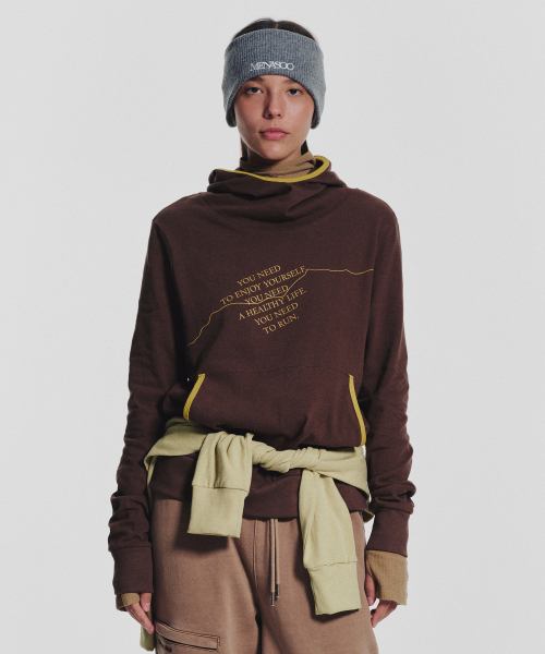 MENASOO(ミナス)の「MNS Track Binding High Neck Hoodie_Brown(パーカー・レディース・ブラウン・2/1)」の2枚目の写真