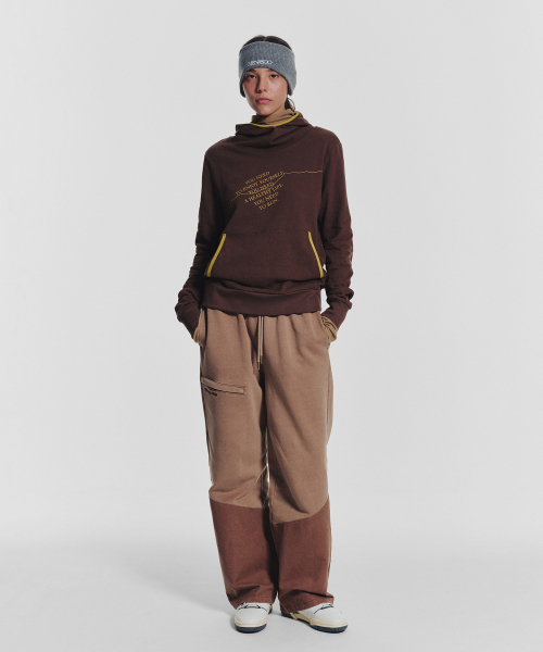 MENASOO(ミナス)の「MNS Track Binding High Neck Hoodie_Brown(パーカー・レディース・ブラウン・2/1)」の10枚目の写真