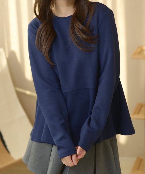 DAYRA(デイラ)の「クルーネック バックボタン ペプラム 長袖 トップス(Tシャツ/カットソー・レディース・ネイビー/ホワイト/ブラック・S/FREE)」の3枚目の写真