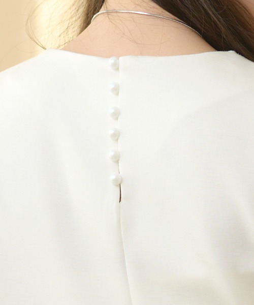 DAYRA(デイラ)の「クルーネック バックボタン ペプラム 長袖 トップス(Tシャツ/カットソー・レディース・ネイビー/ホワイト/ブラック・S/FREE)」の14枚目の写真
