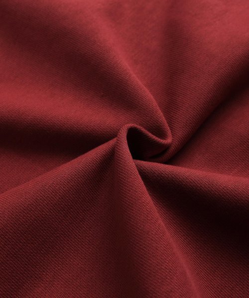 MENASOO（ミナス）の「UNISEX_CIRCLE LOGO SWEATSHIRT_RED（スウェット・レディース・レッド・F）」の4枚目の写真