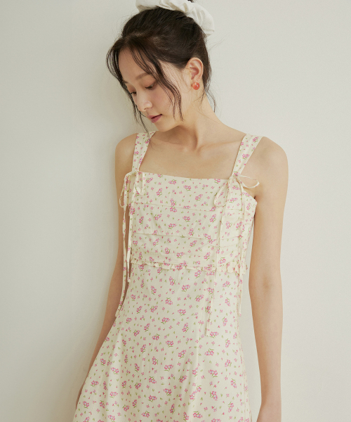 ADAUL（アダウル）の「Flower pattern shirring mini dress - cream（ワンピース・レディース・アイボリー・SMALL/MEDIUM）」の4枚目の写真