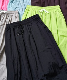 NO NEED（ノーニード）の「カラーナイロンパンツ２（その他パンツ）」