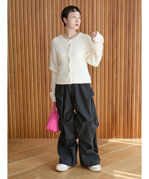 emmi（エミ）の「ブラッシュドアンサンブルニット（カーディガン/ボレロ・レディース・ライム/ピンク/オフホワイト・F）」の21枚目の写真