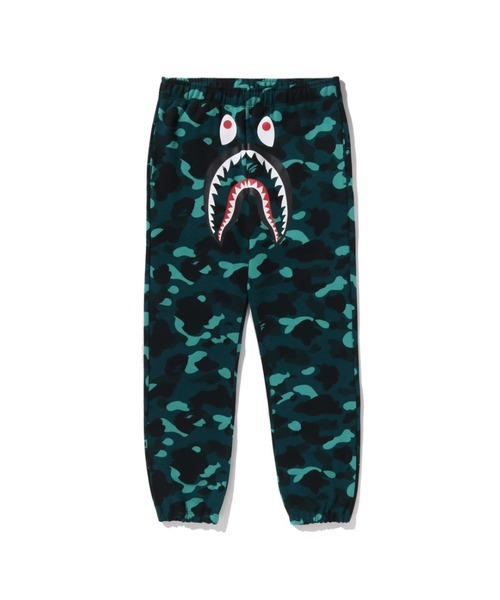 A BATHING APE(アベイシングエイプ)の「COLOR CAMO SHARK SWEAT PANTS(スウェットパンツ・メンズ・レッド/グリーン/パープル・LARGE/MEDIUM/XX-LARGE/SMALL/X-LARGE)」の2枚目の写真