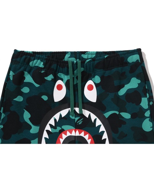 A BATHING APE(アベイシングエイプ)の「COLOR CAMO SHARK SWEAT PANTS(スウェットパンツ・メンズ・レッド/グリーン/パープル・LARGE/MEDIUM/XX-LARGE/SMALL/X-LARGE)」の9枚目の写真