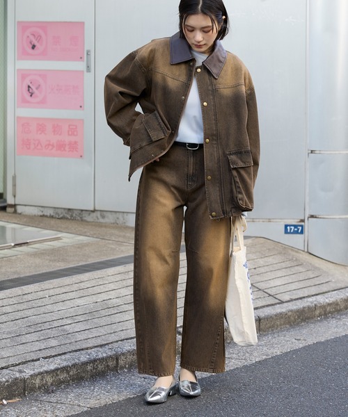 MONO-MART（モノマート）の「【anyway.シリーズ】立体カーブ バレルレッグ ワイドデニム（速乾）〈セットアップ対応〉（デニムパンツ・レディース・ブラック/サックスブルー/ブルー/ブラウン/ブルー系/インディゴブルー・S/M/L/XL）」の10枚目の写真