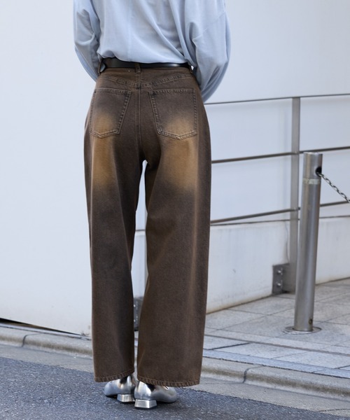 MONO-MART（モノマート）の「【anyway.シリーズ】立体カーブ バレルレッグ ワイドデニム（速乾）〈セットアップ対応〉（デニムパンツ・レディース・ブラック/サックスブルー/ブルー/ブラウン/ブルー系/インディゴブルー・S/M/L/XL）」の13枚目の写真