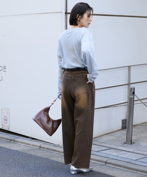 MONO-MART（モノマート）の「【anyway.シリーズ】立体カーブ バレルレッグ ワイドデニム（速乾）〈セットアップ対応〉（デニムパンツ・レディース・ブラック/サックスブルー/ブルー/ブラウン/ブルー系/インディゴブルー・S/M/L/XL）」の18枚目の写真