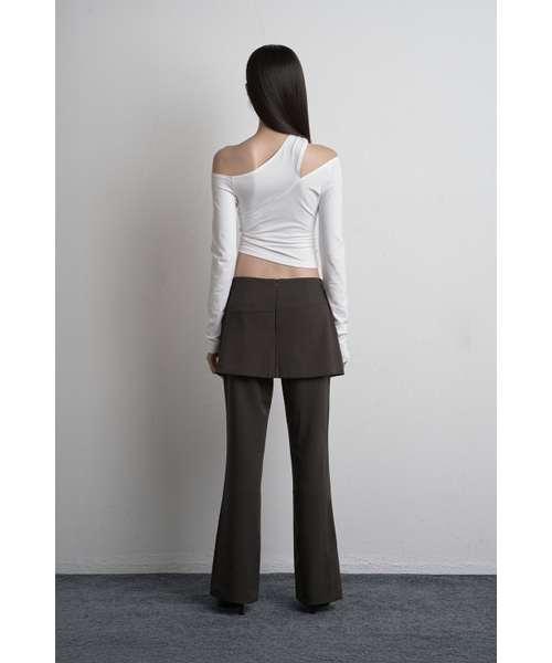 SYNERJYN(シナジン)の「SHIRRING UNBALANCED LONG SLEEVE WHITE(Tシャツ/カットソー・レディース・その他・ONE SIZE)」の3枚目の写真