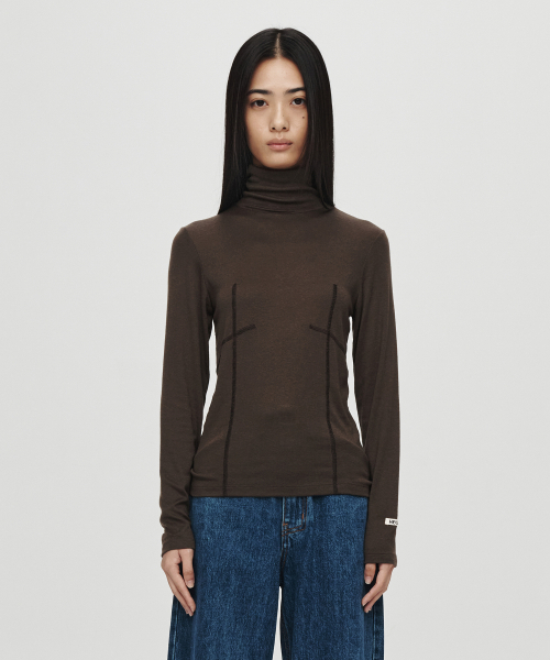HEUTE(ホイテ)の「WOOL LINE TURTLENECK (BROWN)(Tシャツ/カットソー・レディース・ブラウン・FREE)」の1枚目の写真