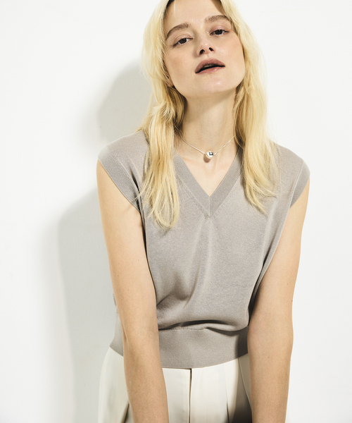 plage(プラージュ)の「Compact Knit ベスト(ベスト・レディース・チャコールグレー/キャメル・FREE)」の1枚目の写真