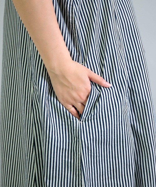 OMNIGOD（オムニゴッド）の「[OMNIGOD womens / オムニゴッド] ヒッコリーデニム ノースリーブワンピース（ワンピース・レディース・ブルー系その他・FREE）」の9枚目の写真