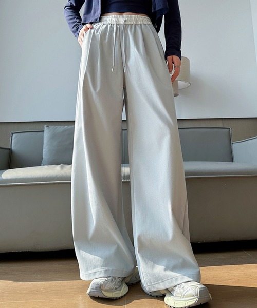2ly2(トゥーリートゥー)の「ウエストギャザー ワイドストレートパンツ(その他パンツ・レディース・ライトグレー/ピンク/ネイビー・FREE)」の4枚目の写真