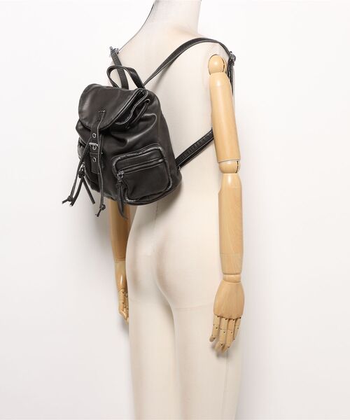 ANAP(アナップ)の「vintage加工フェイクレザーリュック(バックパック/リュック・レディース・グレー/ブラック・F)」の20枚目の写真