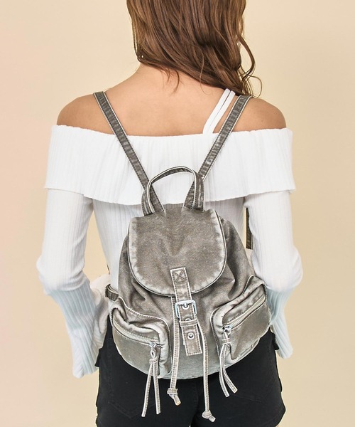 ANAP(アナップ)の「vintage加工フェイクレザーリュック(バックパック/リュック・レディース・グレー/ブラック・F)」の5枚目の写真