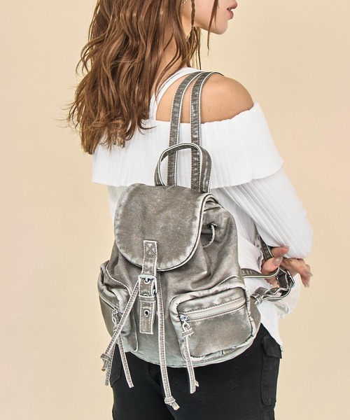 ANAP(アナップ)の「vintage加工フェイクレザーリュック(バックパック/リュック・レディース・グレー/ブラック・F)」の3枚目の写真