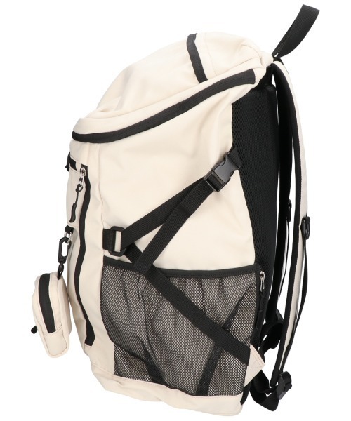 CONVERSE(コンバース)の「【CONVERSE/コンバース】RUBBER PATCH BOX BACKPACK / ボックスバックパック(バックパック/リュック・レディース・ブラック/アイボリー/ベージュ/シルバー・FREE)」の6枚目の写真