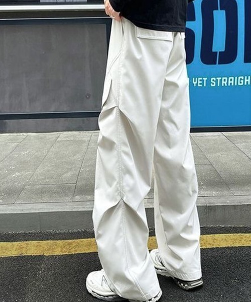 ffcxdgvc CozyWorldWide ホワイト カーゴパンツ WHITE GHIDØRAH LEATHER CARGO PANTS – COZY WORLDWIDE