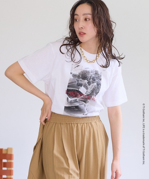 Elura(エルーラ)の「LIFE PICTURE COLLECTION*プリントT/662052(Tシャツ/カットソー・レディース・ホワイト/チャコールグレー・FREE)」の2枚目の写真