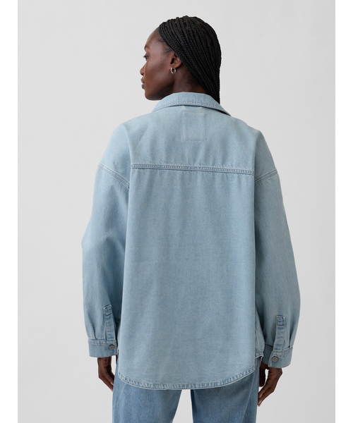 GAP（ギャップ）の「オーバーサイズ デニム シャケット（デニムジャケット・レディース・ライトインディゴブルー・XXS/L/M/S/XS）」の5枚目の写真