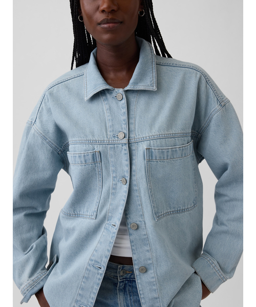 GAP（ギャップ）の「オーバーサイズ デニム シャケット（デニムジャケット・レディース・ライトインディゴブルー・XXS/L/M/S/XS）」の6枚目の写真
