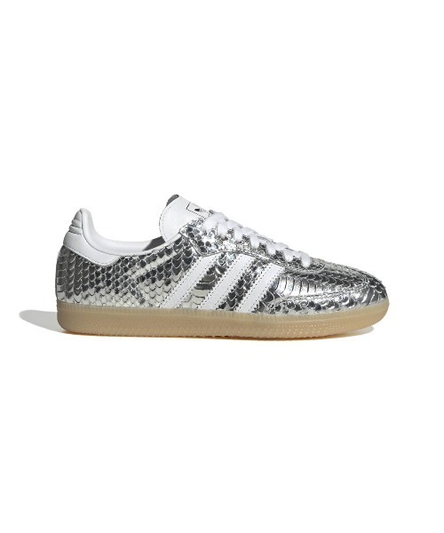 adidas(アディダス)の「adidas Originals SAMBA SHOES(アディダスオリジナルス サンバ シューズ)(スニーカー・レディース・ブラック系/シルバー系・23cm/23.5cm/24cm/24.5cm/25cm/25.5cm/26cm/26.5cm/27cm/27.5cm/28cm/28.5cm/29cm)」の2枚目の写真
