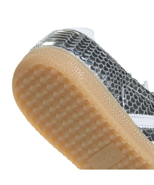adidas(アディダス)の「adidas Originals SAMBA SHOES(アディダスオリジナルス サンバ シューズ)(スニーカー・レディース・ブラック系/シルバー系・23cm/23.5cm/24cm/24.5cm/25cm/25.5cm/26cm/26.5cm/27cm/27.5cm/28cm/28.5cm/29cm)」の20枚目の写真