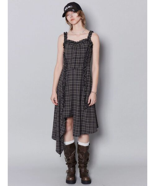 EMODA（エモダ）の「テープフリルアシンメトリーマキシワンピース（ワンピース・レディース・ブラック/ベージュ・MEDIUM/SMALL）」の8枚目の写真