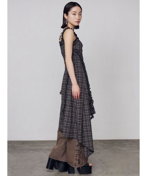 EMODA（エモダ）の「テープフリルアシンメトリーマキシワンピース（ワンピース・レディース・ブラック/ベージュ・MEDIUM/SMALL）」の11枚目の写真