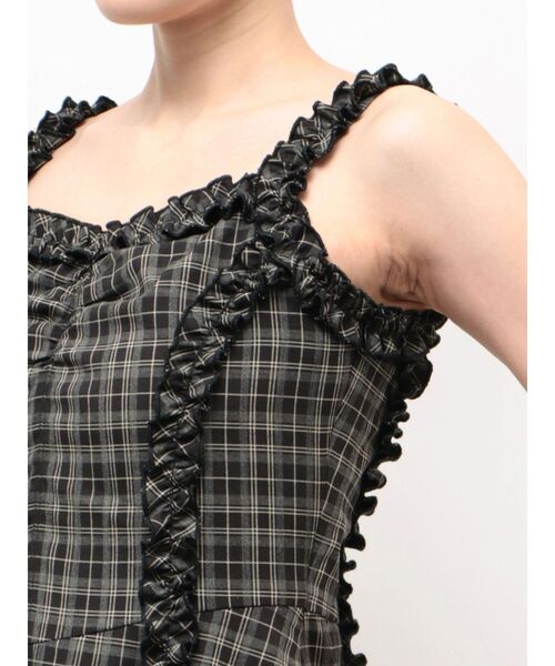 EMODA（エモダ）の「テープフリルアシンメトリーマキシワンピース（ワンピース・レディース・ブラック/ベージュ・MEDIUM/SMALL）」の21枚目の写真