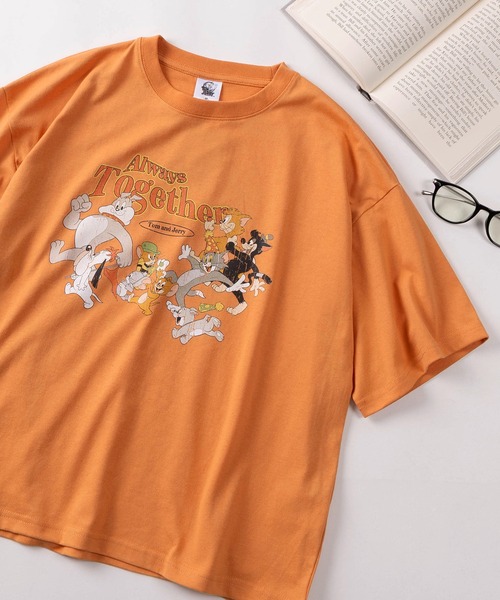 Tom&Jerry(トムアンドジェリー)の「【71】【TOM&JERRY/トムとジェリー】 ワイド プリントTシャツ/刺繍/バックプリント/レディース(S)(Tシャツ/カットソー・レディース・サックスブルー/グレイッシュベージュ/ブラック/パープル/アッシュグレー/チャコールグレー/グレー/レッド/ライム/ホワイト/ラベンダー/オレンジ/ダークグレー/ホワイト系その他/ライトグレー/カーキ・L/M)」の1枚目の写真