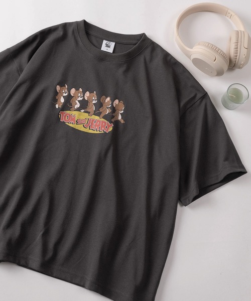 Tom&Jerry(トムアンドジェリー)の「【71】【TOM&JERRY/トムとジェリー】 ワイド プリントTシャツ/刺繍/バックプリント/レディース(S)(Tシャツ/カットソー・レディース・サックスブルー/グレイッシュベージュ/ブラック/パープル/アッシュグレー/チャコールグレー/グレー/レッド/ライム/ホワイト/ラベンダー/オレンジ/ダークグレー/ホワイト系その他/ライトグレー/カーキ・L/M)」の9枚目の写真