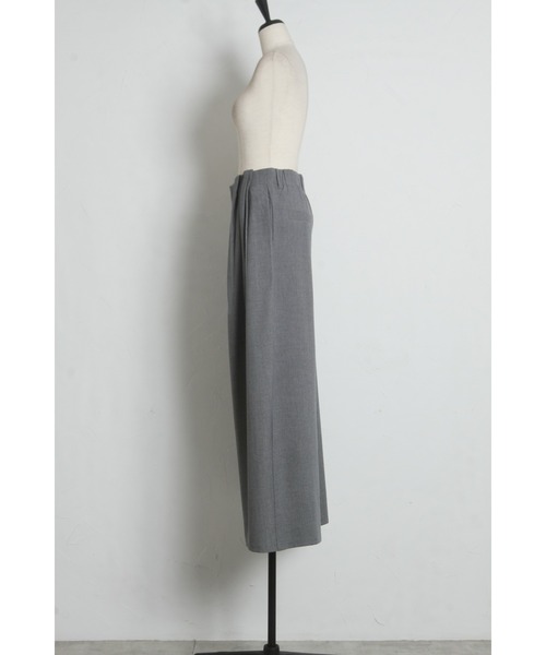 ARVELLIA(アルベリア)の「SCULPTED TUCK WIGE PANTS(その他パンツ・レディース・グレー/ベージュ・M)」の12枚目の写真