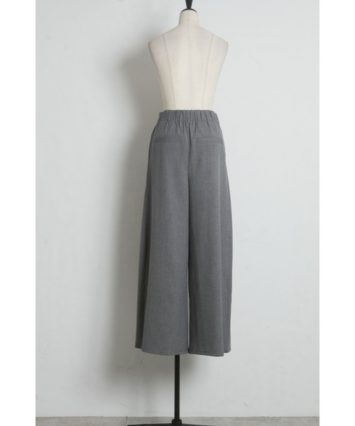 ARVELLIA(アルベリア)の「SCULPTED TUCK WIGE PANTS(その他パンツ・レディース・グレー/ベージュ・M)」の13枚目の写真