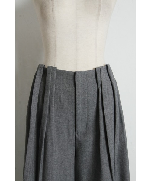 ARVELLIA(アルベリア)の「SCULPTED TUCK WIGE PANTS(その他パンツ・レディース・グレー/ベージュ・M)」の15枚目の写真