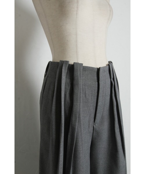ARVELLIA(アルベリア)の「SCULPTED TUCK WIGE PANTS(その他パンツ・レディース・グレー/ベージュ・M)」の16枚目の写真