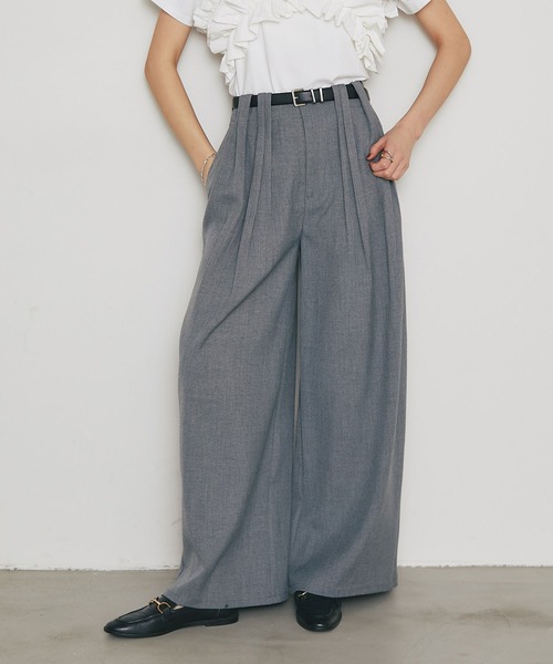 ARVELLIA(アルベリア)の「SCULPTED TUCK WIGE PANTS(その他パンツ・レディース・グレー/ベージュ・M)」の7枚目の写真