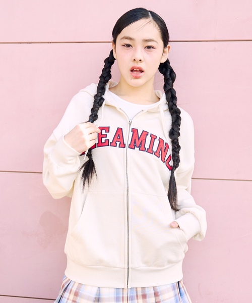 LOVETOXIC(ラブトキシック)の「ロゴアップリケルーズジップパーカ(パーカー・キッズ・アイボリー/チャコール/ネイビー/トップグレー・M:150cm/L:160cm/S:140cm)」の1枚目の写真