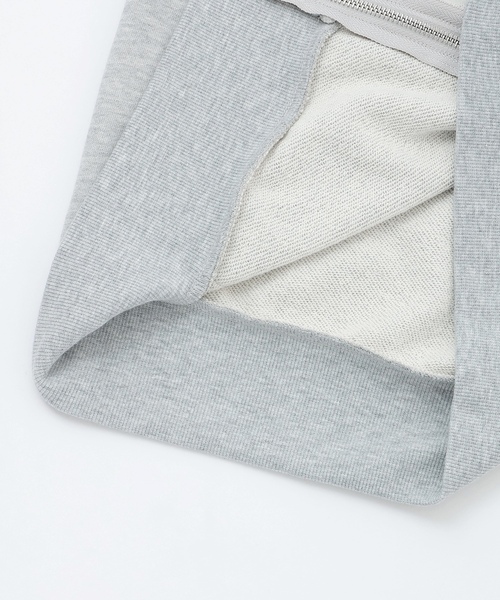 LOVETOXIC(ラブトキシック)の「ロゴアップリケルーズジップパーカ(パーカー・キッズ・アイボリー/チャコール/ネイビー/トップグレー・M:150cm/L:160cm/S:140cm)」の6枚目の写真