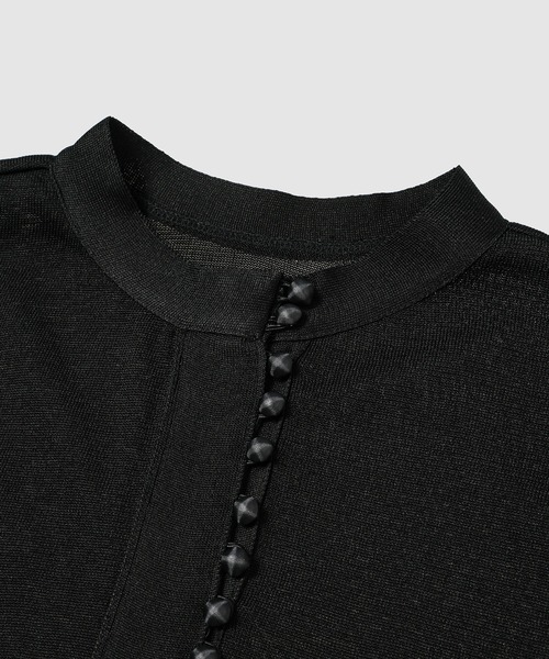 TAN(タン)の「MULTI BUTTON KNIT BLOUSE(シャツ/ブラウス・レディース・ブラック・FREE)」の3枚目の写真