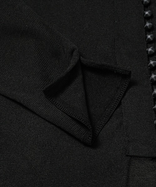TAN(タン)の「MULTI BUTTON KNIT BLOUSE(シャツ/ブラウス・レディース・ブラック・FREE)」の4枚目の写真