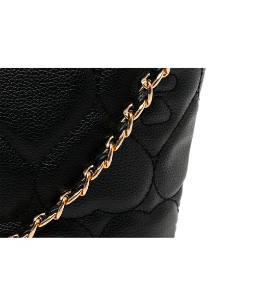 A BATHING APE(アベイシングエイプ)の「QUILTED HEART MONOGRAM MINI HANDBAG(ショルダーバッグ・レディース・アイボリー/ブラック・FREE)」の8枚目の写真