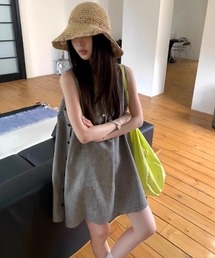 ノースリーブデザイン　サイドボタン　トップス