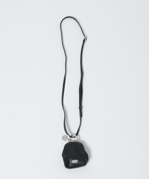 JEANASIS（ジーナシス）の「ステートメントガマグチネックレス/663860（ポーチ・レディース・ブラック/シルバー/ホワイト・FREE）」の4枚目の写真