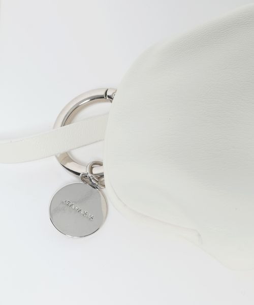 JEANASIS（ジーナシス）の「ステートメントガマグチネックレス/663860（ポーチ・レディース・ブラック/シルバー/ホワイト・FREE）」の12枚目の写真