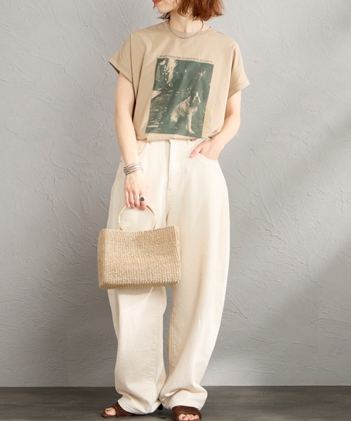 MICA&DEAL（マイカ＆ディール）の「[MICA&DEAL/マイカアンドディール] 別注 フレンチスリーブ フォトプリントTシャツ（Tシャツ/カットソー・レディース・チャコール/ベージュ/ホワイト・F）」の5枚目の写真